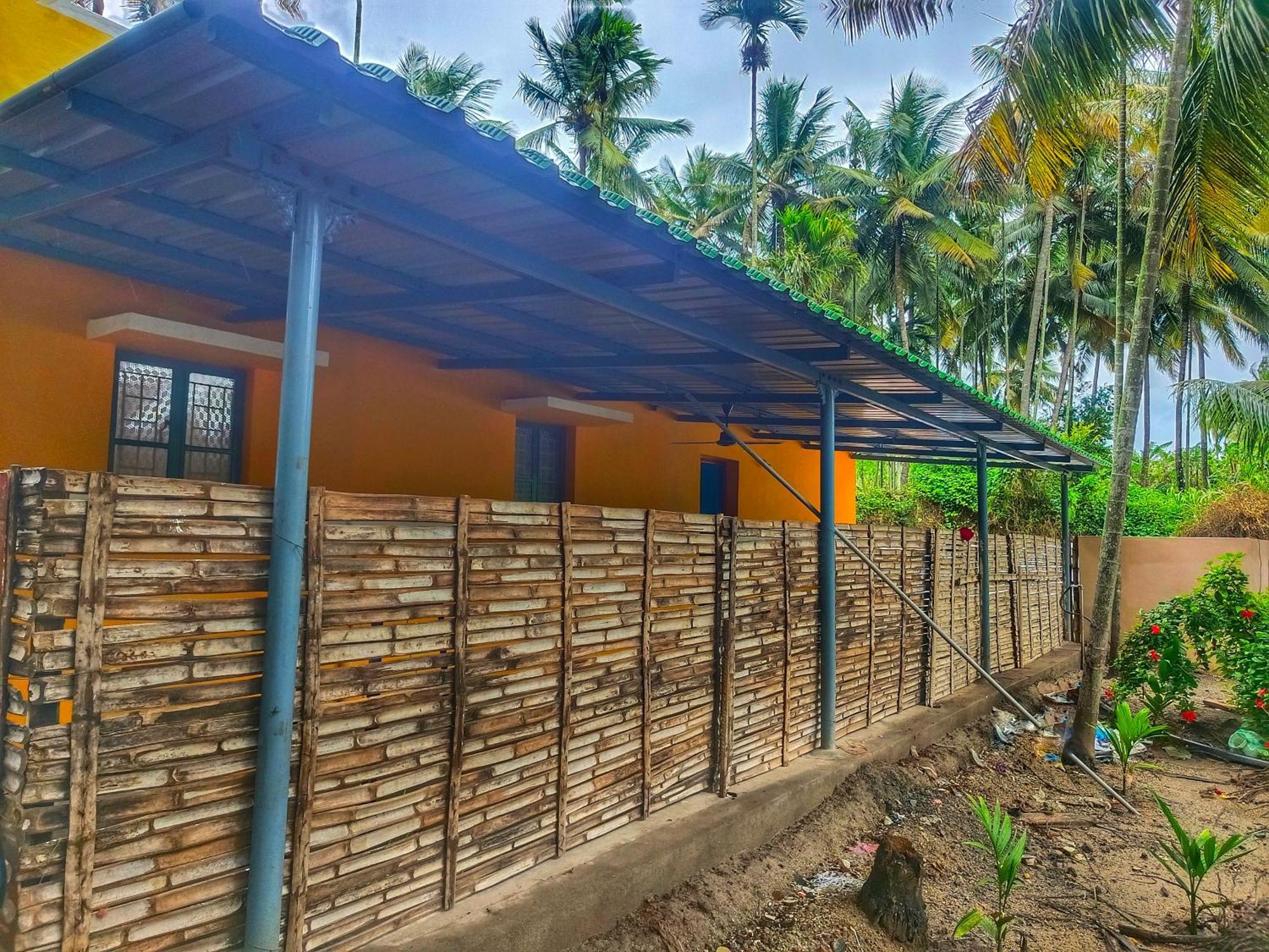 Shivalaya Farmstay Located Amdist Coconut Farm With River Access Near Isha,Adiyogi,Siruvani Alāndurai Esterno foto