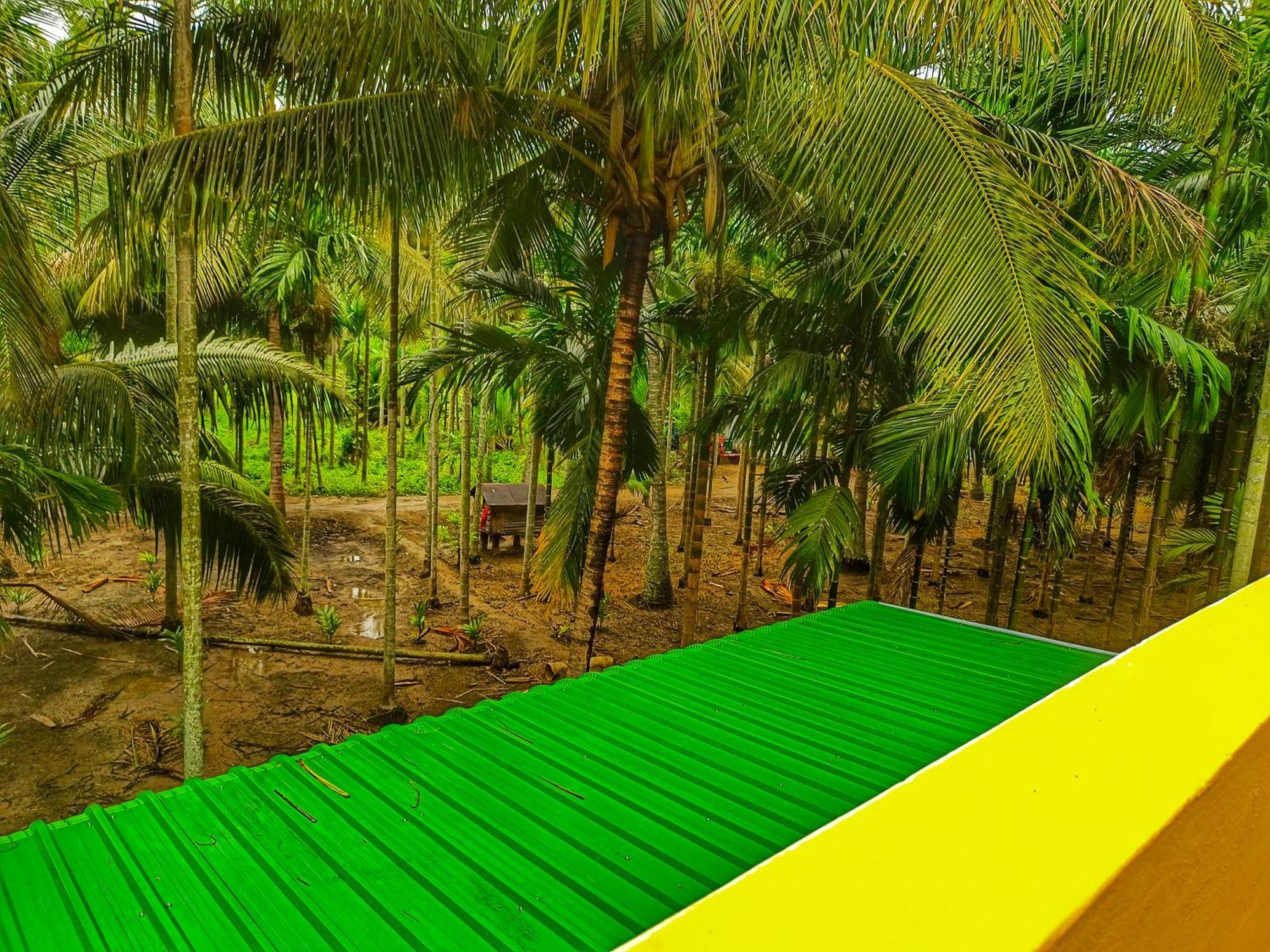 Shivalaya Farmstay Located Amdist Coconut Farm With River Access Near Isha,Adiyogi,Siruvani Alāndurai Esterno foto
